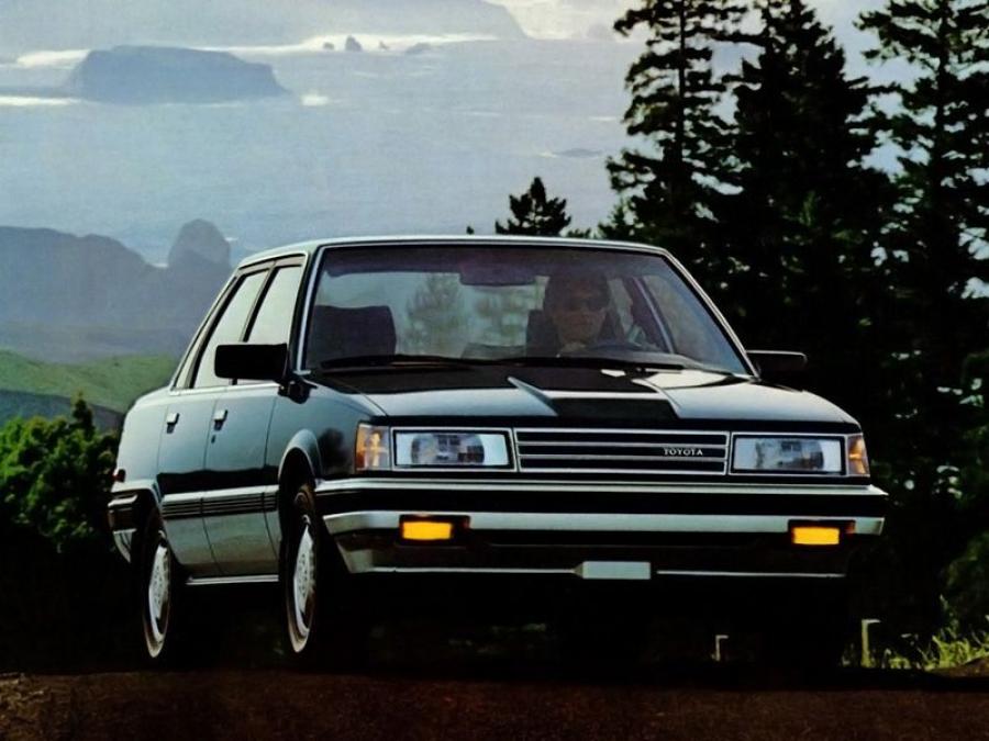  Toyota Camry LE 1984 года  (US) (фото 12 из 14)